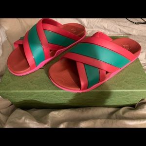 GUCCI SLIDES